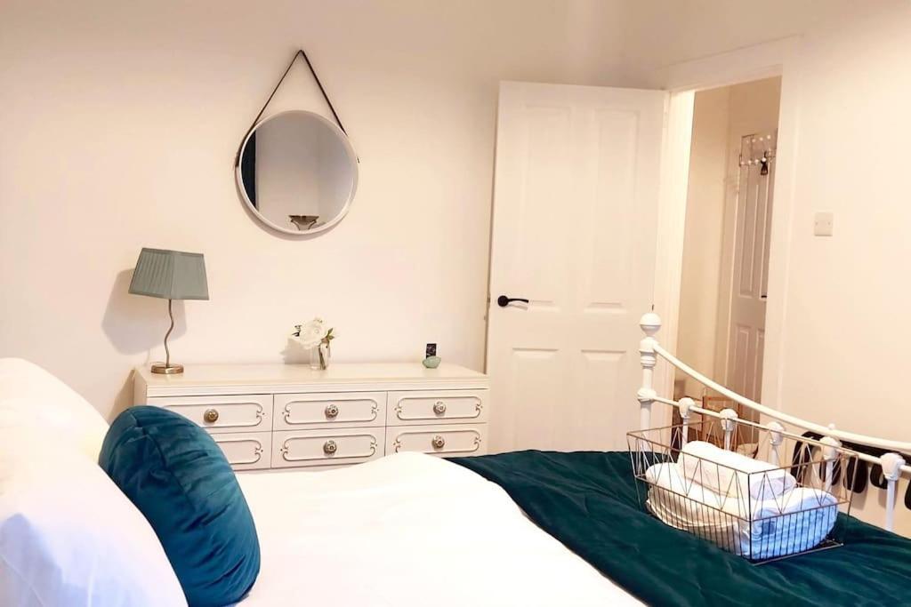 Flat 12A - Central, Modern, Bright Apartment With Free Wifi أوبان المظهر الخارجي الصورة